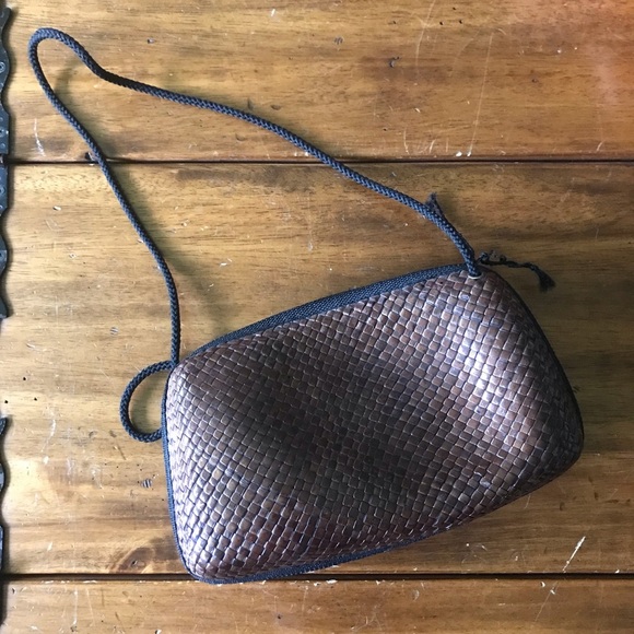 Elegant Brown Crossbody Bag - Picture 1 of 7